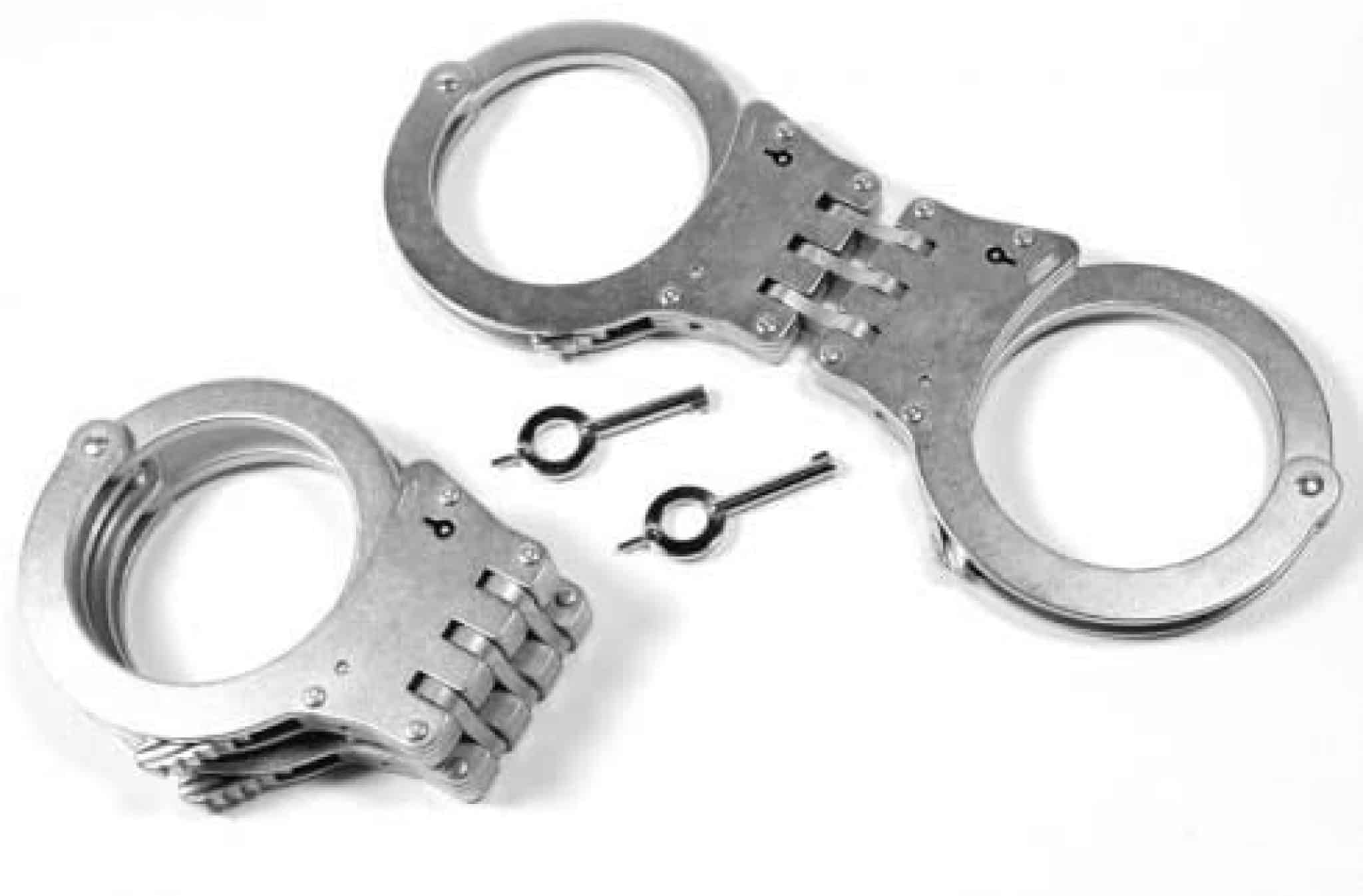 10 Best police handcuffs for law enforcement professionals for 2023