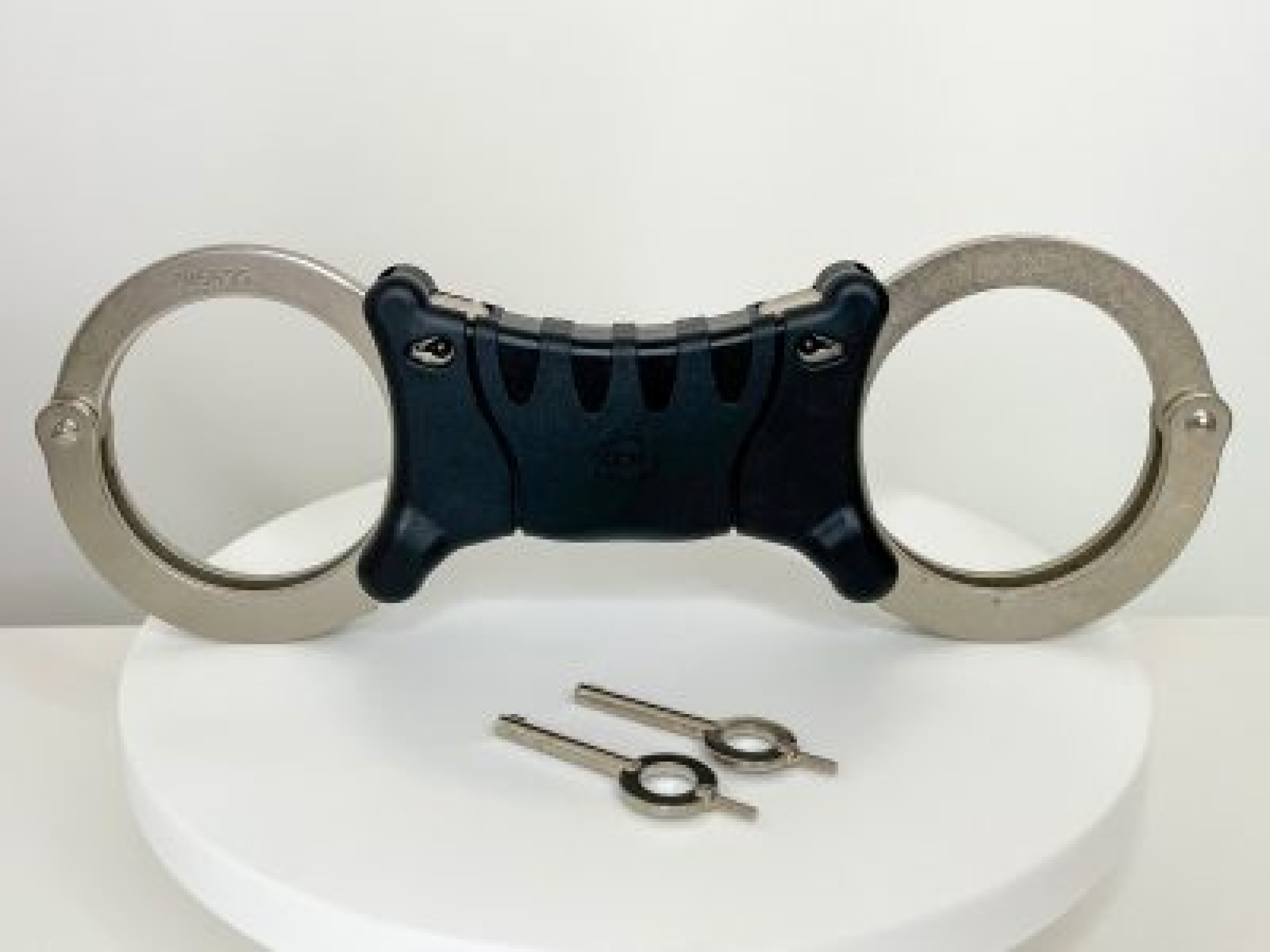 10 Best police handcuffs for law enforcement professionals for 2023